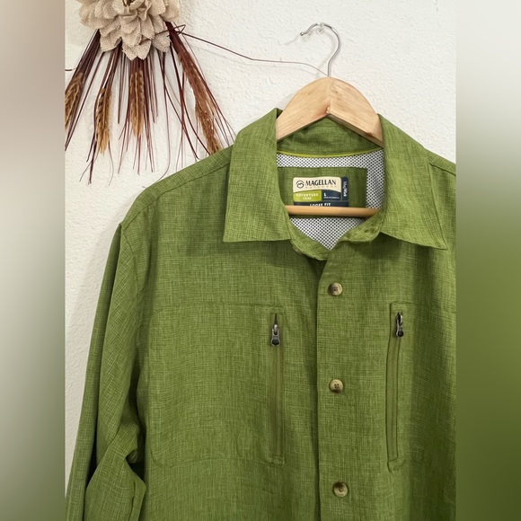 Magellan Outdoors Loose Fit Green Long Sleeve Button Down Size Large - Picture 2 of 8